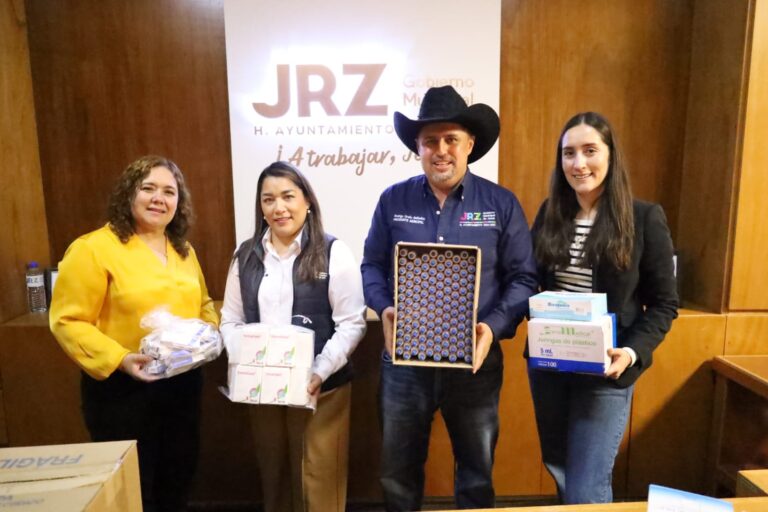 Dona Jerez más de 2 mil medicamentos a Susticacán