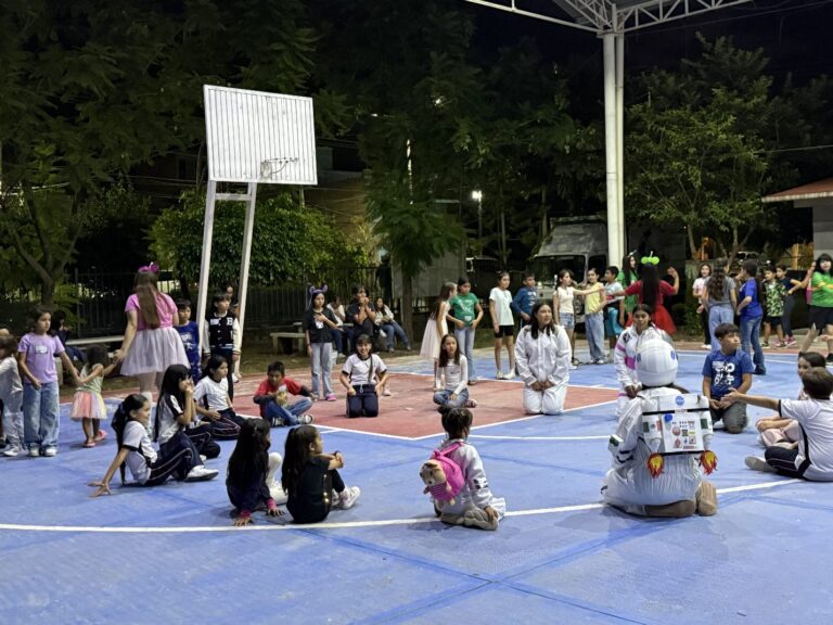 Acercan a niños jalpenses a la luna