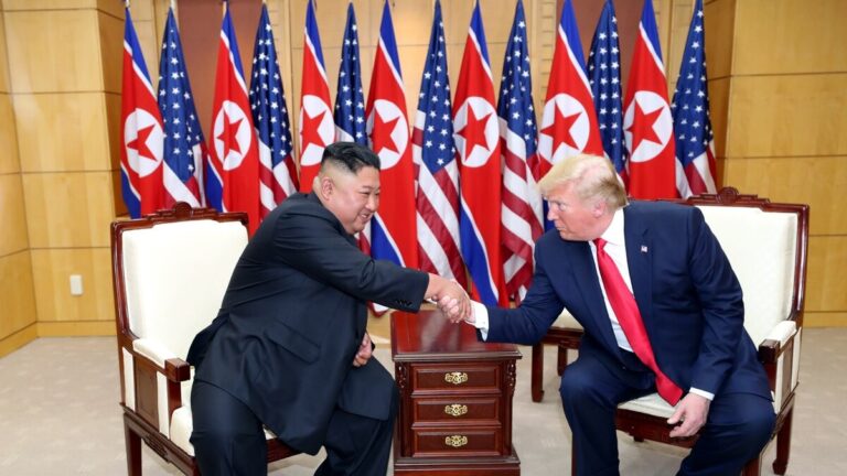 Dice Trump que ‘le encantaría’ reunirse con Kim Jong Un