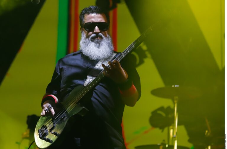 Festeja Molotov sus 30 años ante 18 mil fans