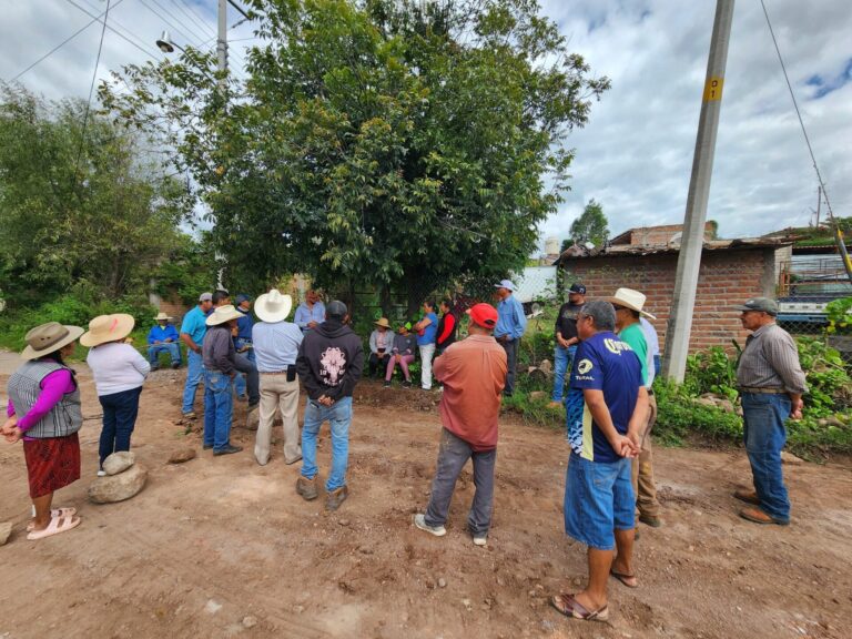 Invierten en mejorar localidad en Tepechitlán
