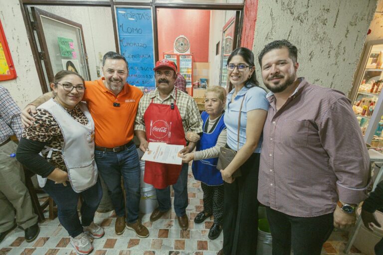 Entregan reconocimientos «De corazón naranja»