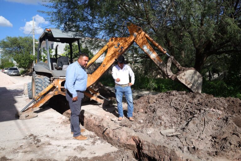 Supervisa Rodrigo Ureño obra de drenaje