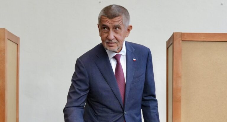 Va República Checa a las urnas con el populista Andrej Babis
