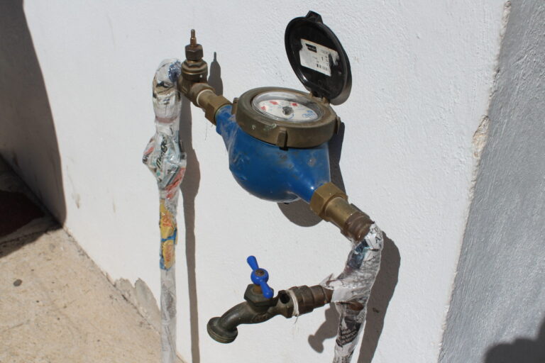 Llaman a regularizar tomas de agua en Florencia