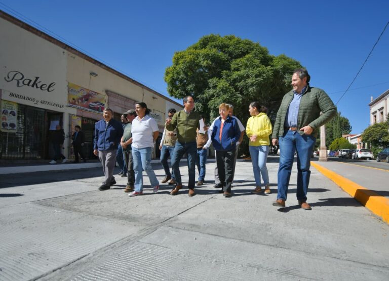 Repavimentan la calle Rodríguez