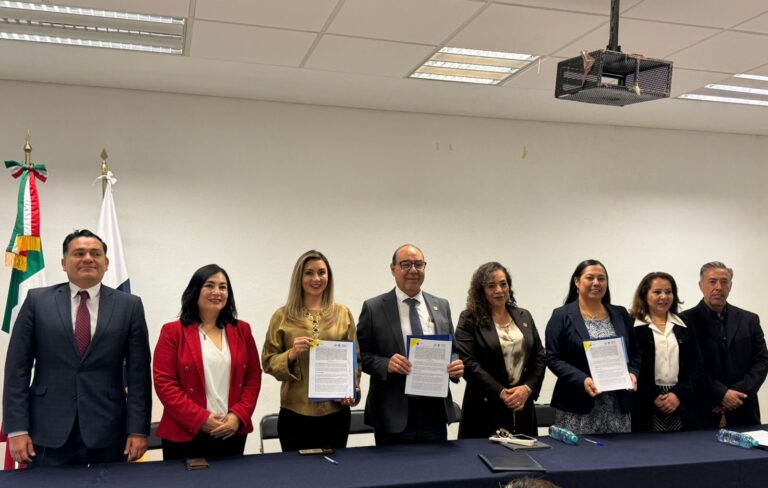 Firman convenio para la erradicación de la violencia