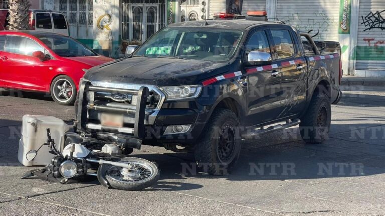 Chocan camioneta y moto en Fresnillo; hay un herido