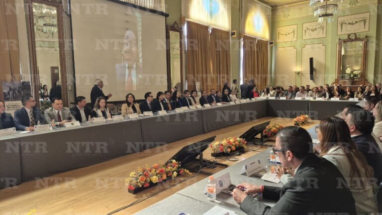 Firma UAZ convenio con 47 municipios