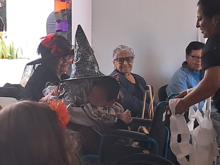 Conviven niños de casa cuna con adultos mayores