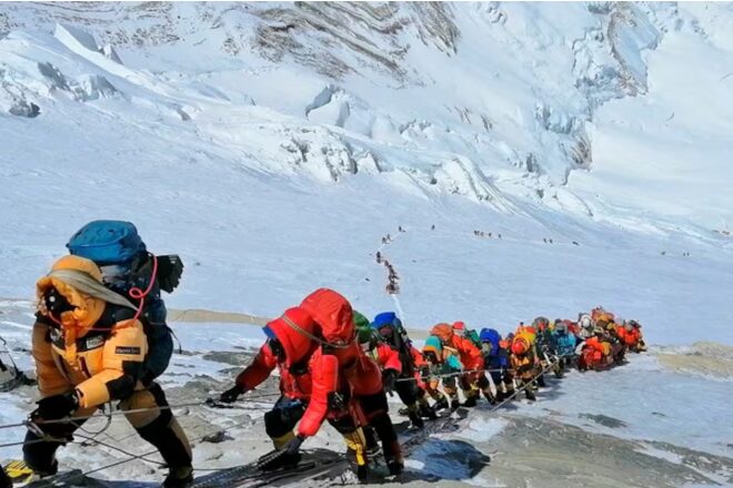 Eleva Italia a 7 alpinistas italianos desaparecidos en Nepal