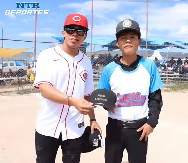 Emiliano Barboza visita escuelas de béisbol en Mazapil