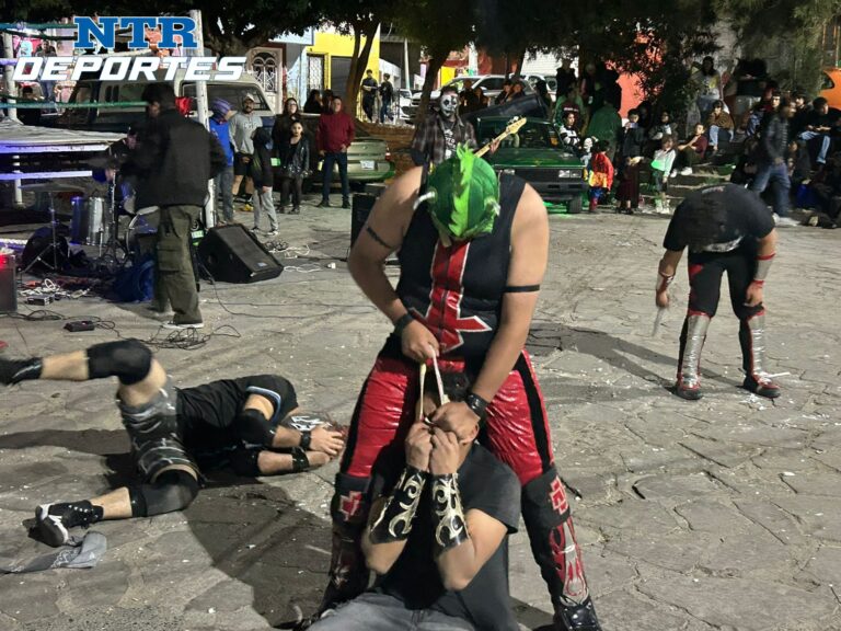 Espectacular lucha libre en “Arte pa’ mis Muertos”