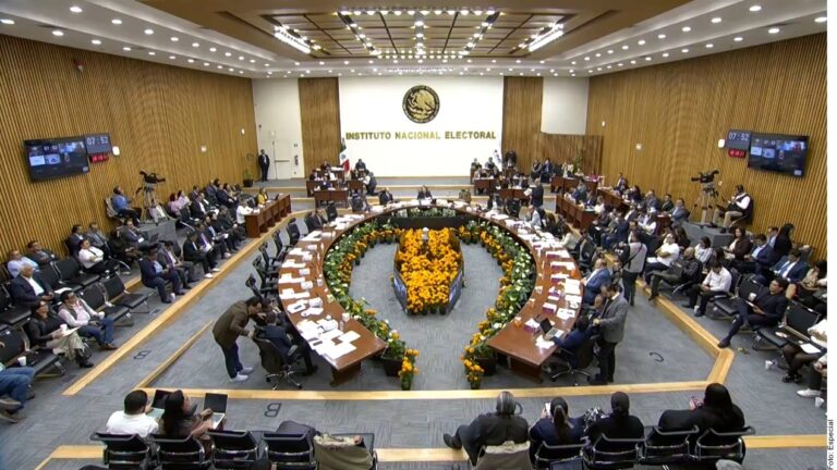 Exhiben en INE división; dejan acéfalas 16 consejerías