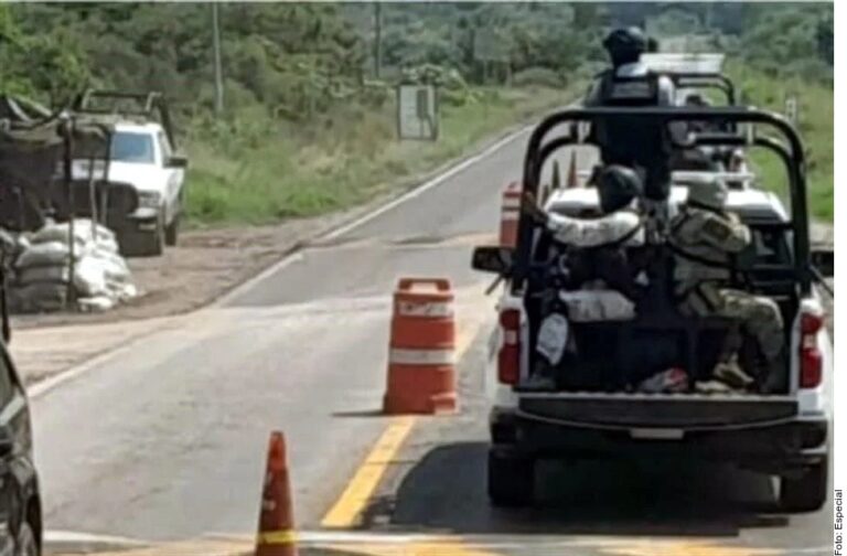 Matan a sobrino de Hipólito Mora y a su esposa en Michoacán