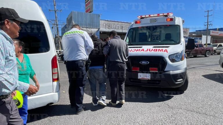 Chocan vehículos cerca de la Central Camionera