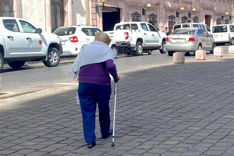Mueren cinco adultos mayores por neumonía