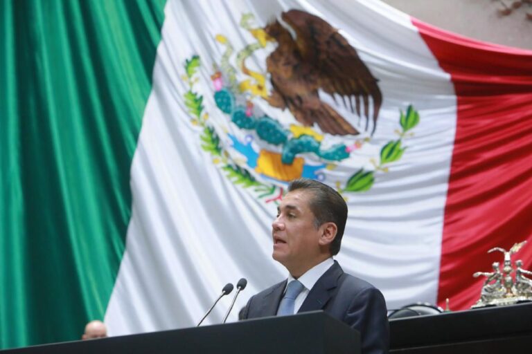 Propone Carlos Puente iniciativa para crear entornos digitales seguros