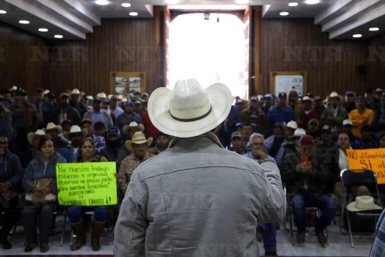 Protestan frijoleros; exigen que se garantice el acopio de su cosecha