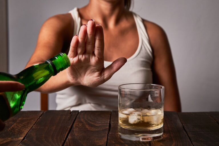 Recomienda SSZ no consumir alcohol en exceso