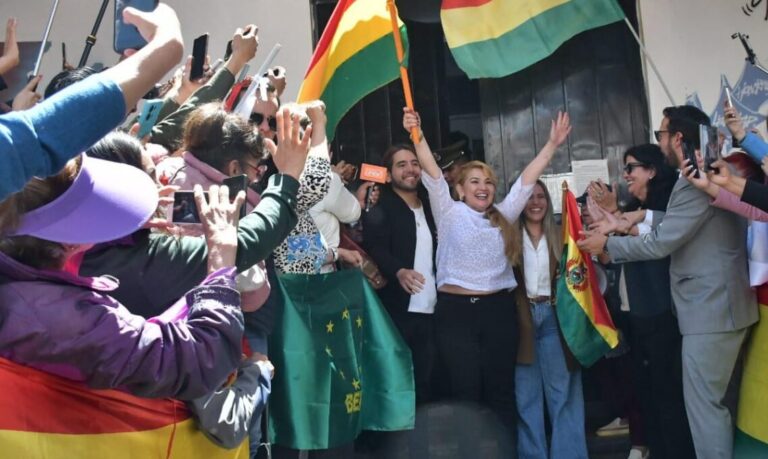 Sale Jeanine Áñez de prisión después de casi cinco años