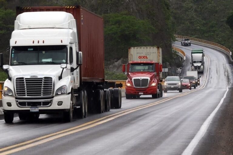 Viven transportistas hasta 70 robos diarios