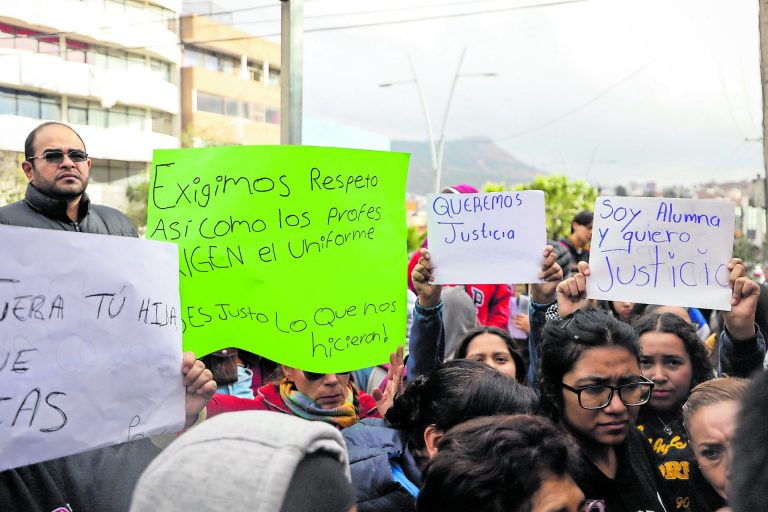 Acuden a CDHEZ ante negligencia de Fiscalía