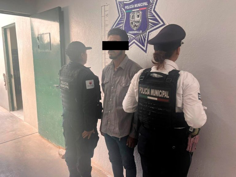 Detienen a chofer por atropellar a un perro