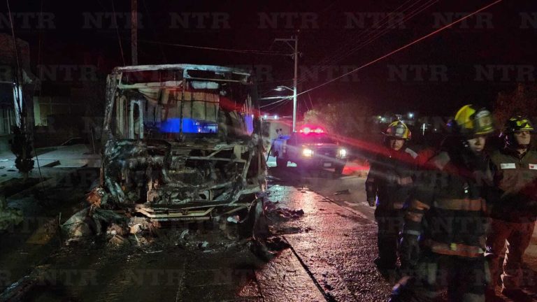 Se incendia camión usado como casa rodante en Vetagrande