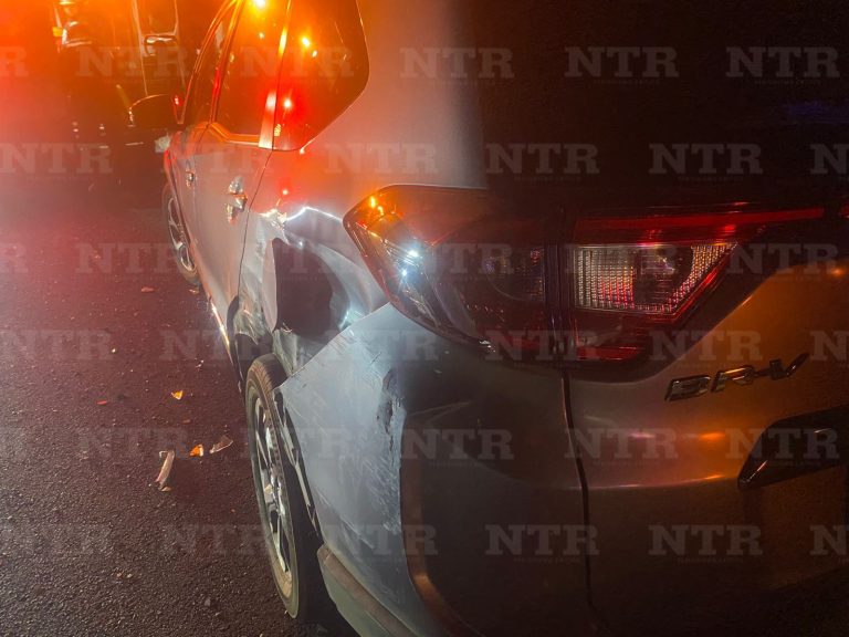 Mujer resulta lesionada tras chocar con un tractor