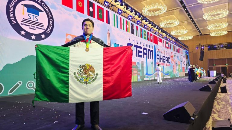 Gana zacatecano bronce en Olimpiada Internacional de Matemáticas