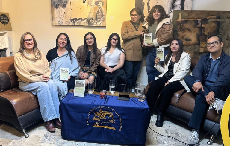 Presentan libro sobre la obra de Amparo Dávila