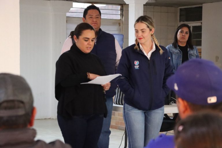 Se reúne DIF capital con delegados de comunidades