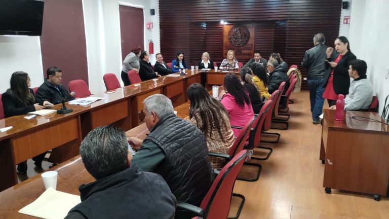 Se reúne SNTE 58 con diputados locales