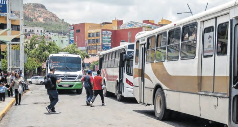 Transporte público, desecho de otros estados