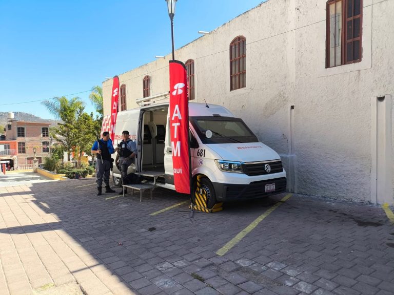 Instalan unidad móvil con cajeros en Villa García