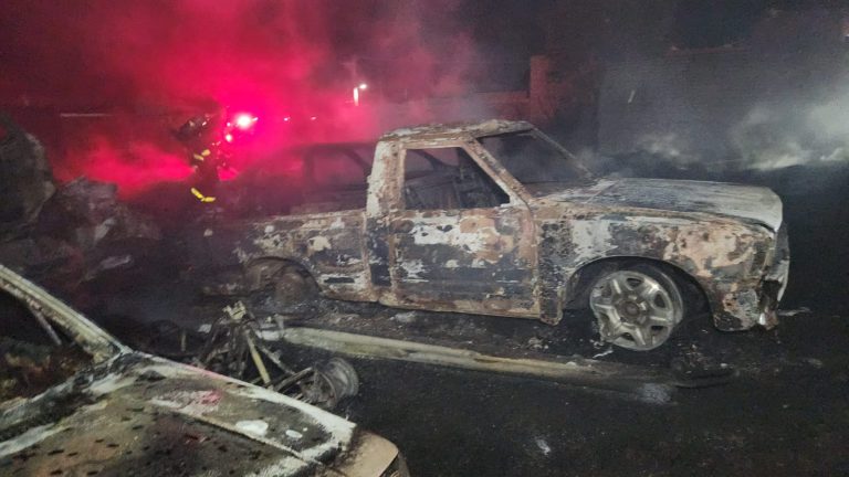 Se incendia taller mecánico en Vetagrande