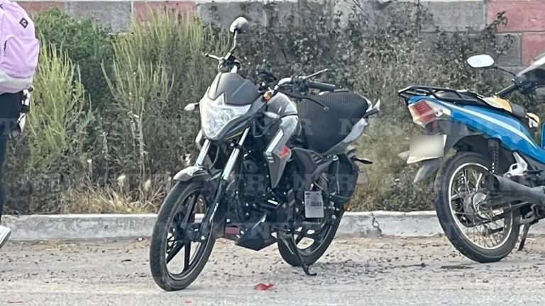 Choca motociclista y resulta lesionado