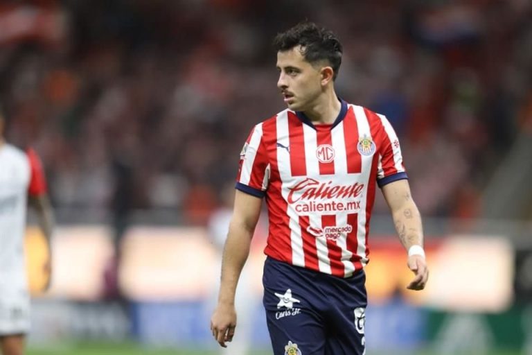 Alan Mozo se va de las Chivas