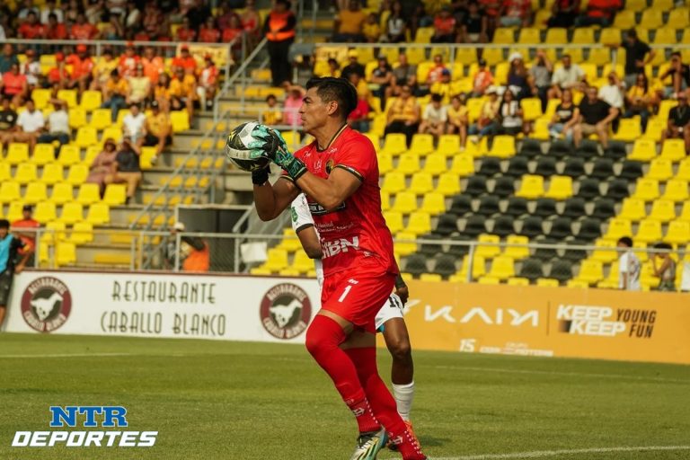 Antonny Monreal, zacatecano que ya es leyenda del arco en Costa Rica