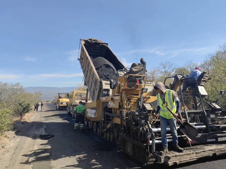 Inicia reparación de carretera Jalpa-Tlaltenango