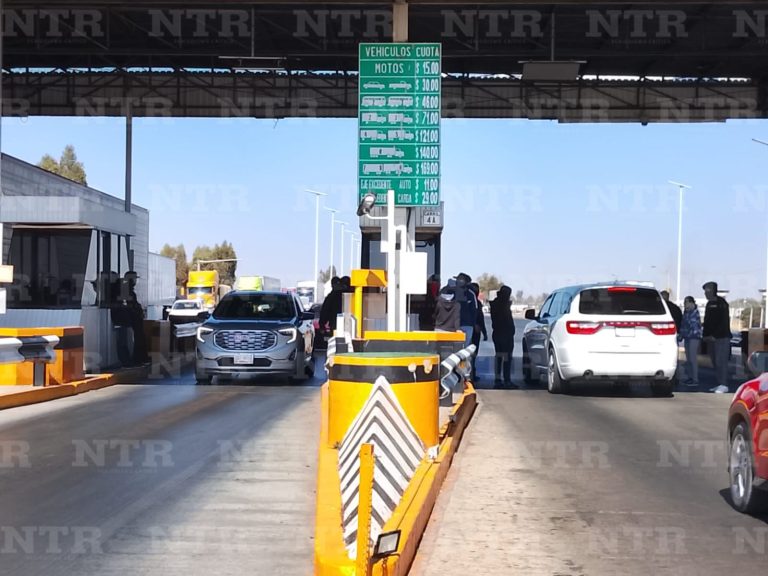 Toman normalistas casetas de peaje