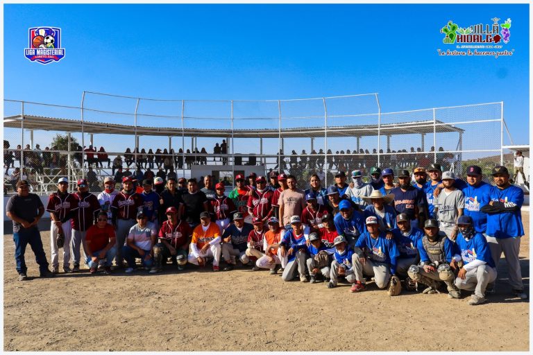 Inauguran gradas metálicas en el campo de La Ballena