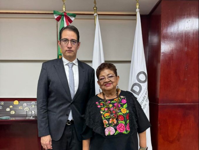 Nombra titular de FEMDO a colaboradores