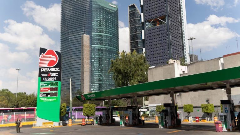 Pemex pagará casi 30 mmdp de deudas con proveedores y contratistas