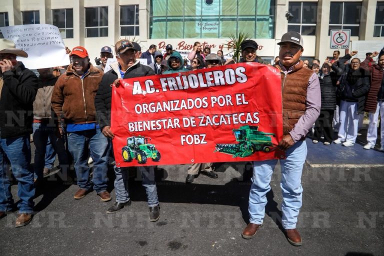 Productores de frijol protestan en la Sefin