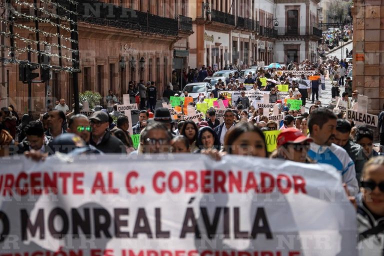 Marcha personal de Salud; hoy radicalizarán protesta