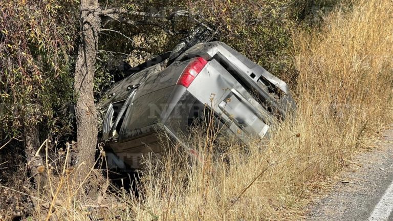 Se vuelca camioneta en Fresnillo; hay un herido