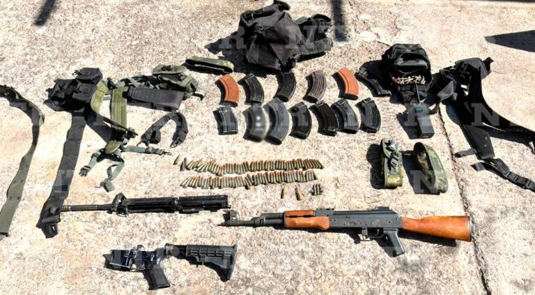 Detienen a dos en Tabasco; aseguran armas y explosivos