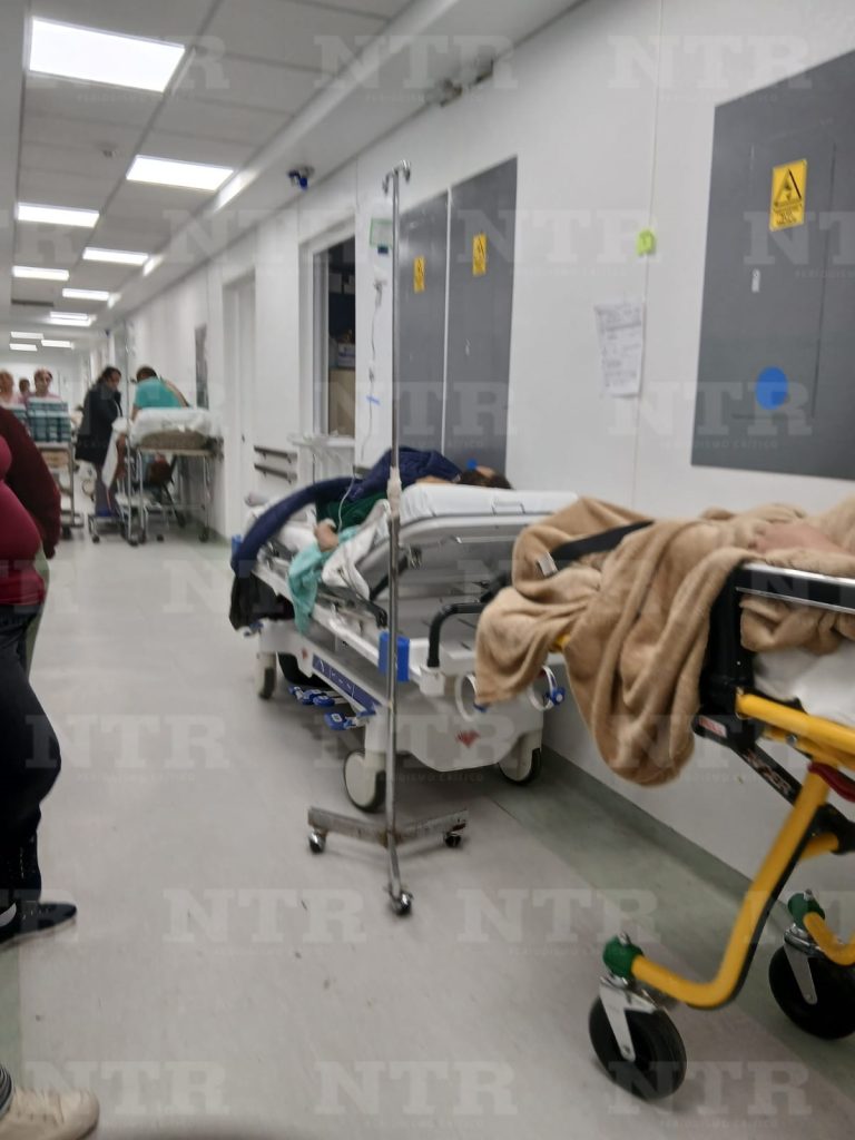 Denuncian largas horas de espera por saturación de urgencias